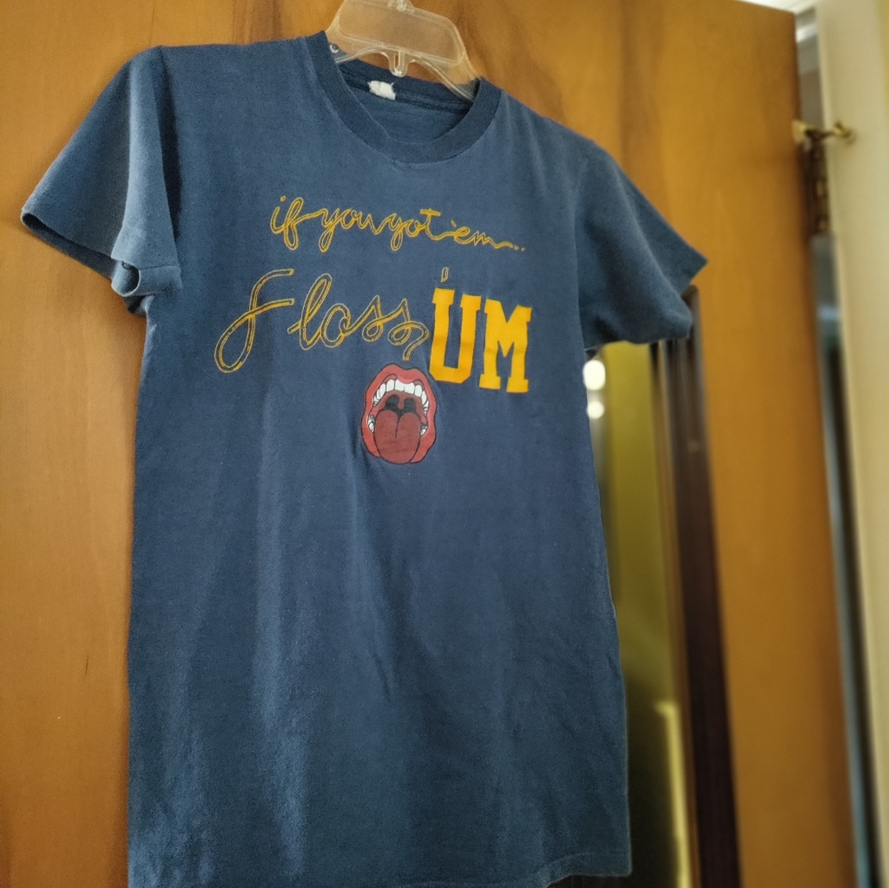 Uof M Vintage Dental School T-Shirt. Size Small Very Soft. Good for it's age.
